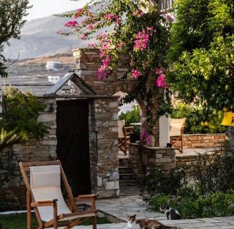 Agios Romanos House | Romano garden house - land tales