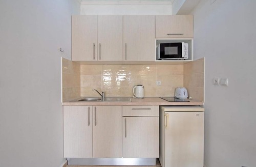 Dafnata Apartment | Romantic apartment in Mpenitses with shared pool