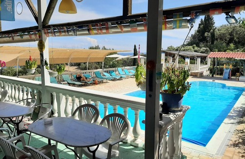 Dafnata Apartment | Romantic apartment in Mpenitses with shared pool