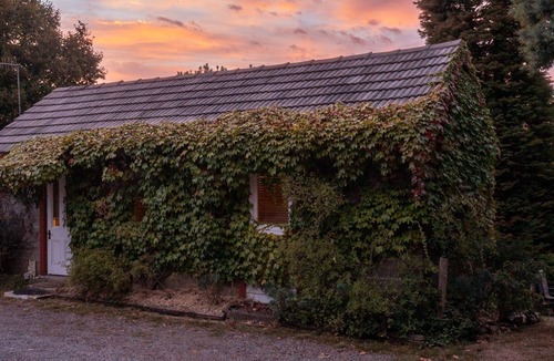 Penguin Cottage | Romantic Farm Cottage with Miniature Goats