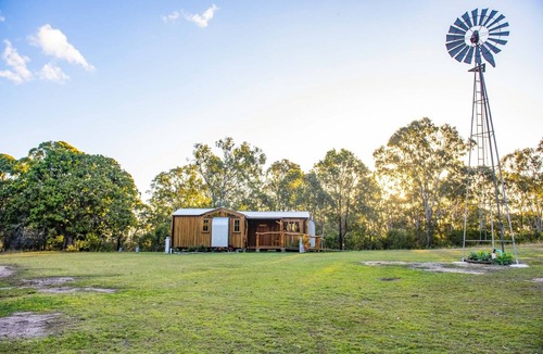River Heads Cabin | Romantic timber cabin on 75 acres with outdoor bath