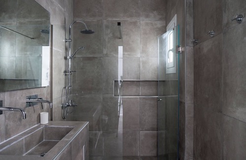 Parikia Hotel | Room 4 @ Pelican Paros in the Old Town!
