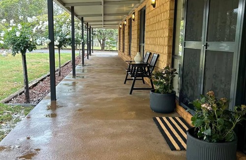 Dubbo East House | Rosemont Boutique Lodge - nestled in peaceful countryside in the heart of NSW.