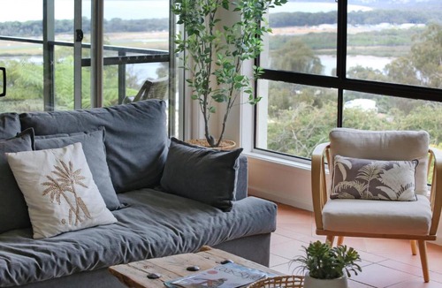 Merimbula House | Rosie's Seaview-Lake to ocean view