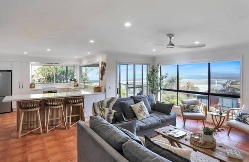 Merimbula Cabin | Rosies Seaview - 4 Bedroom Option