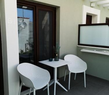 Nea Rodha House | ROUTE DU CANAL
