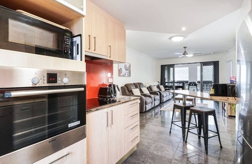 Cairns North Apartment | Royal Pavillions Urban Escape- Affordable Luxury in Cairns CBD | Pool, Parking & Prime Location