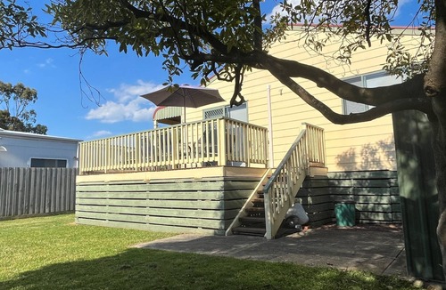 Cowes House | Roydon Island Retreat