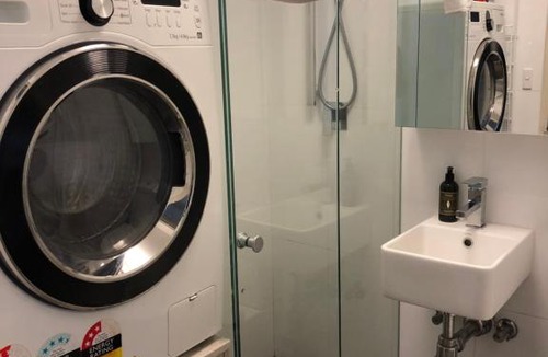 Rushcutters Bay Apartment | Rushcutters Bay - pool + parking