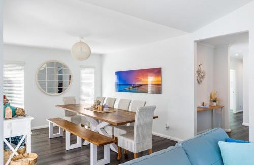 Dunsborough House | Ryze N Shine I Private Properties