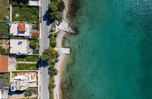 Salamis Apartment | Salamis Blue Retreat -a seafront family apartment