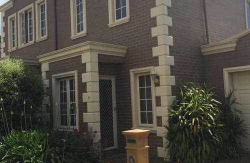 Warrnambool Apartment | Salt Air on Lochard Place