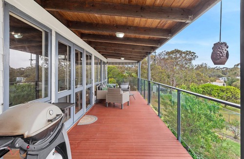 Aireys Inlet House | Salt Gypsy I Walk to the Beach and into Town!