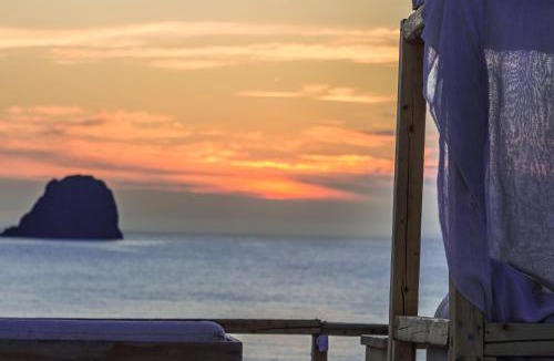 Apollonia Hotel | Salt Suites by Mr and Mrs White