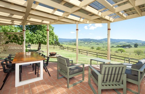 Gerroa House | Salty Acres Situated Between Beautiful Seaside Towns of Gerringong and Gerroa