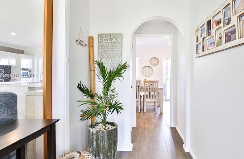 Vincentia House | Salty Mermaid by Experience Jervis Bay