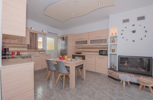 Rhodes Town Villa | San Francisco Maisonette
