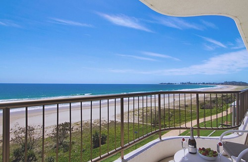 Tugun Apartment | San Simeon 47 - Absolute Beachfront Tugun - Min. 3 Night Stays!