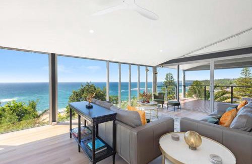 Forresters Beach House | Sandcastle by Coast Hosting
