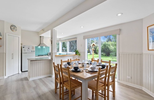 Silverleaves House | Sanders Beach House, Beautiful and spacious.