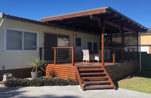 Shoal Bay House | Sandy Shoal, 46 Rigney Street - Shoal Bay Beach Cottage with aircon