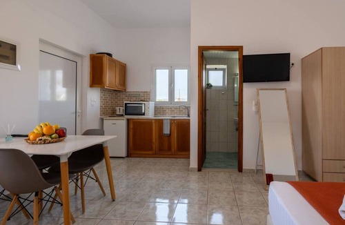 Malia House | Sandy Steps Beach Front Suite for 3