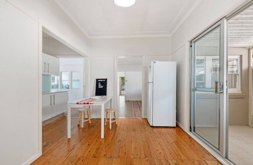 Sans Souci Apartment | Sans Souci | 4-Bedroom Home Near Beach