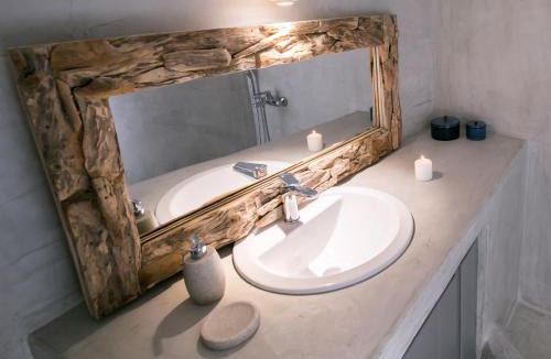 Vourvoulos Hotel | Santorini Villas