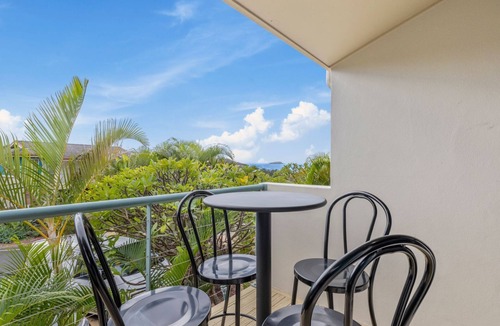 Korora Apartment | Sapphire Beach Poolside Retreat
