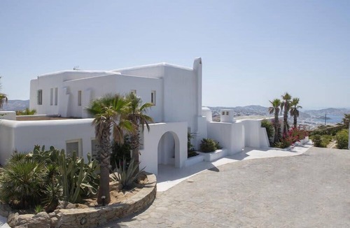 Tourlos Villa | Sapphire Mykonos 7BR Infinity Pool Town Views