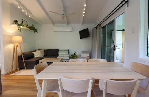 Eagle Heights House | Satin Bower Cottage