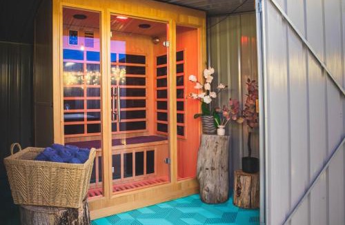 St Leonards House | Sauna, King Beds, Tranquility Base Fun Large Home