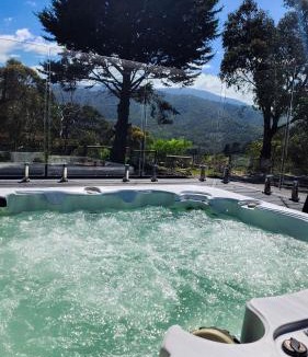 Chum Creek House | Savvanah Farmstay family friendly home with stunning views and spa