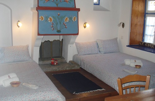 Papigo House | Saxonis Houses Trekking Destination
