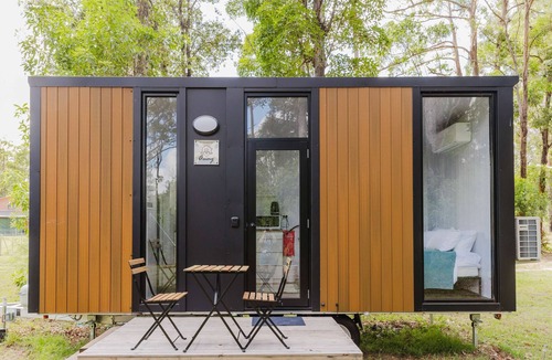 Ashby Heights House | Schlaraffenland 1 by Tiny Away