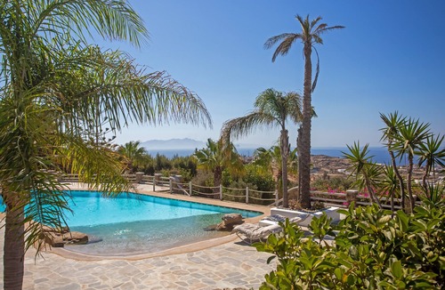 Plintri House | Scorpios Dream By Bestofmikonos Country House with Private Pool, Wi-Fi & Air Conditioning