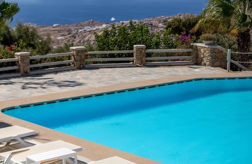 Plintri House | Scorpios Dream By Bestofmikonos Country House with Private Pool, Wi-Fi & Air Conditioning