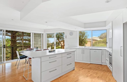 Forresters Beach House | Sea Breeze