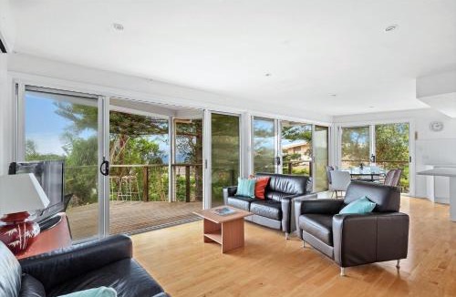 Forresters Beach House | Sea Breeze