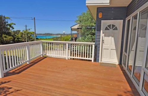 Mollymook Beach House | Sea Breeze Beach Shack