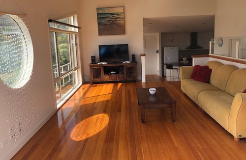 McCrae House | SEA BREEZE - beachside getaway McCrae