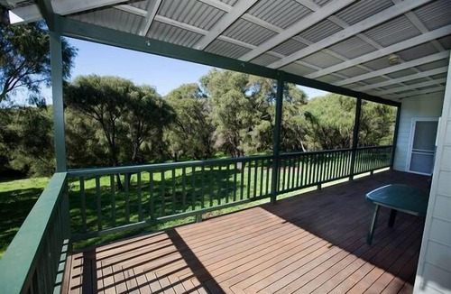 Naturaliste Ski Chalet | Sea Breeze Chalets Yallingup - East Chalet
