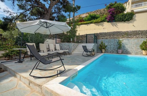 Kropia Villa | Sea breeze maisonette sea view & pool