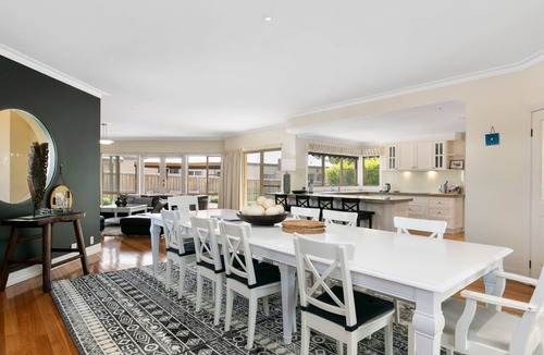 Inverloch House | Sea Breeze on the Crescent