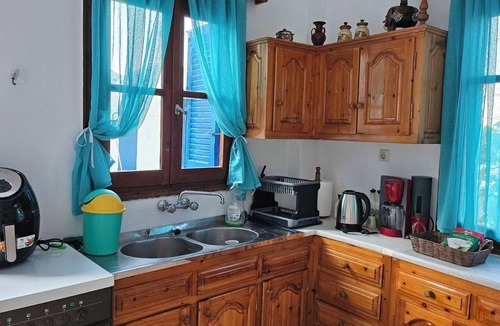 Lionas Apartment | Sea Breeze Retreat – Spacious Apartment with Panoramic Sea View