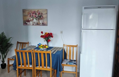 Lionas Apartment | Sea Breeze Retreat – Spacious Apartment with Panoramic Sea View