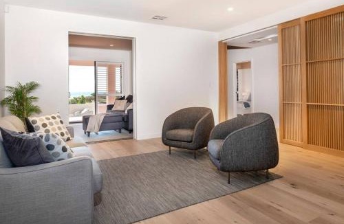 Semaphore House | SEA FOR MILES at Semaphore to relax & unwind
