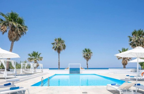 Pigianos Kampos Villa | Sea front Villa Pueblo -Thalasses Villas byDomisi