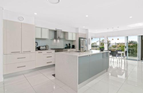 Culburra Beach House | Sea La Vie - Pet Friendly with Fireplace and Swimming Pool & Spa