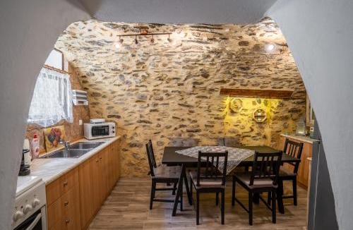 Lefktron House | Sea & Mountain - Mani Serenity Retreat